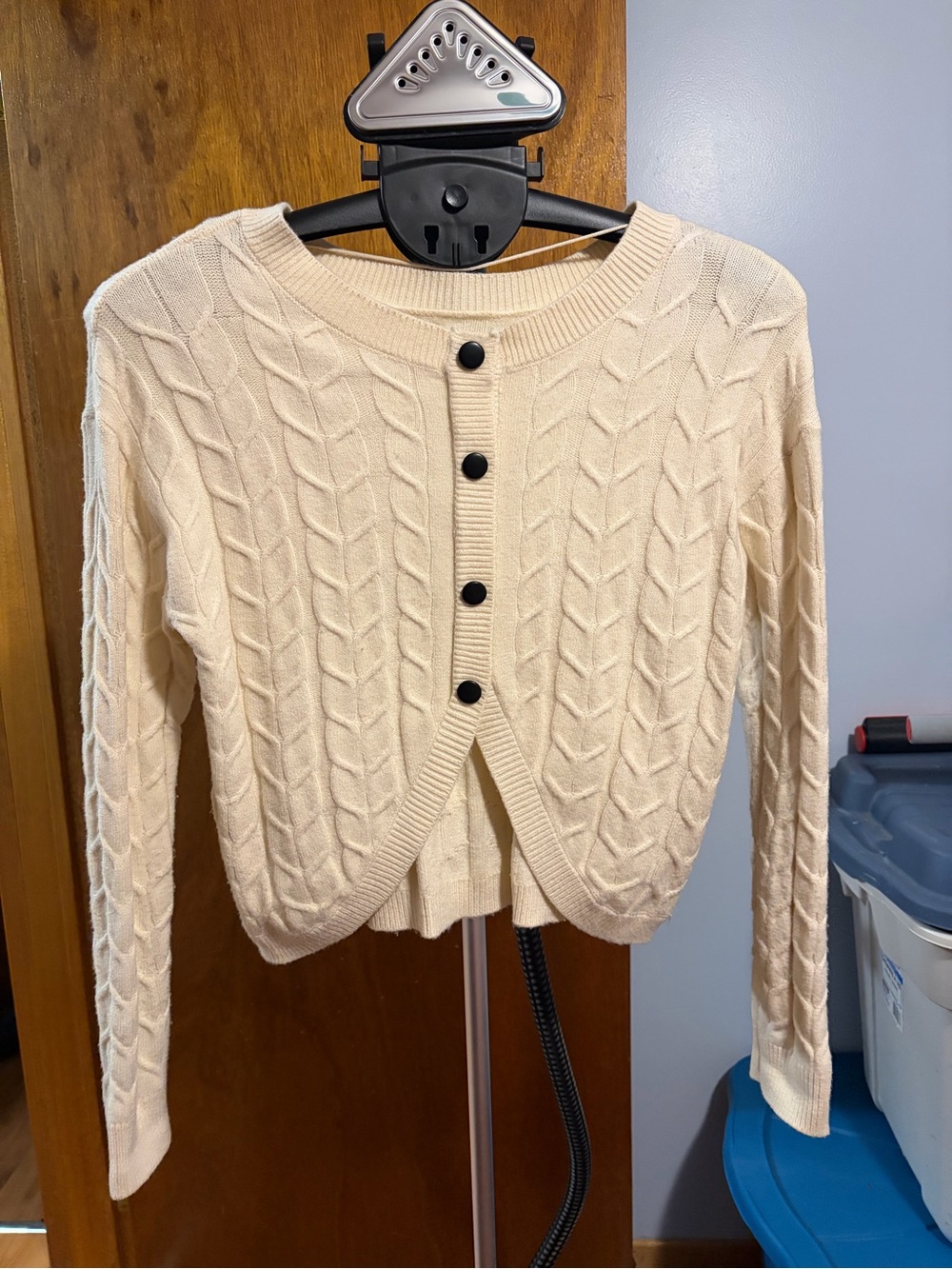 Reversible light weight - Cream Cable-Knit Women's Sweater